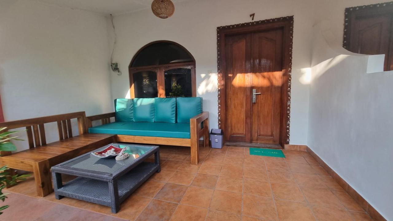 Catra Homestay Beach Apartments 캔디다사 외부 사진